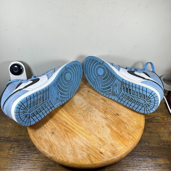 Nike Air Jordan 1 High OG UNC University Blue Mens Size 9 Shoes 555088-134 - Picture 7 of 8